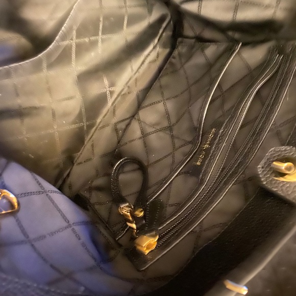 Michael Kors Large Tote Bag - Picture 3 of 3